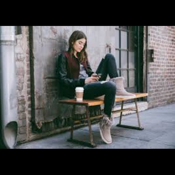 TOMS Vista Faux Fur-lined Waterproof Suede Boots - Picture 8 of 8